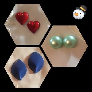>VINTAGE< Earrings!! Red Heart Mint Round & Blue